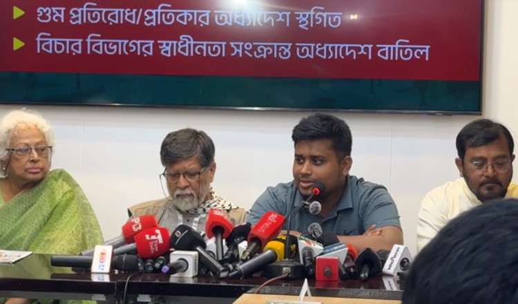 সংস্কার থেকে পিছিয়ে গেলে আরেকটি অভ্যুত্থানের প্রস্তুতি শুরু হবে: হাসনাত