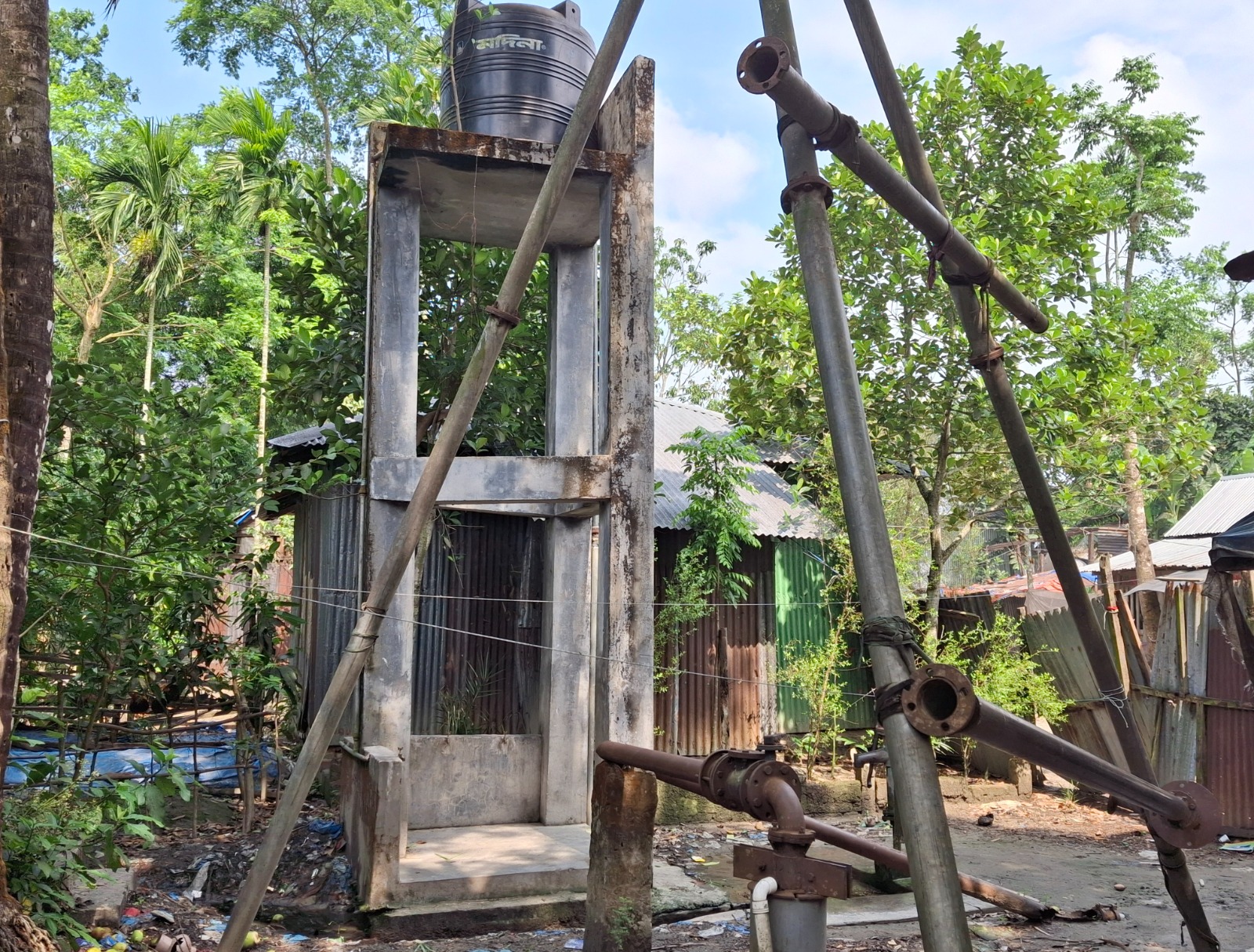 নোনা জলে ডুবেছে ‘নিরাপদ পানি প্রকল্প’