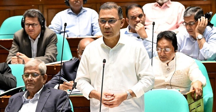 বিদেশি বিনিয়োগ আনলে দেড় শতাংশ কমিশন দেবে সরকার: প্রধানমন্ত্রীর ঘোষণা