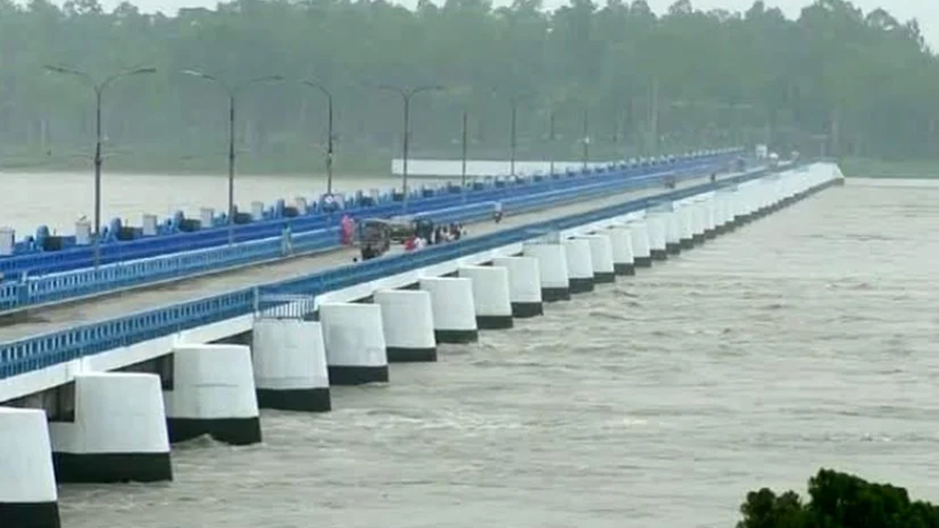 পানি বাড়ছে তিস্তায়, খুলে দেওয়া হয়েছে ৪৪ জলকপাট