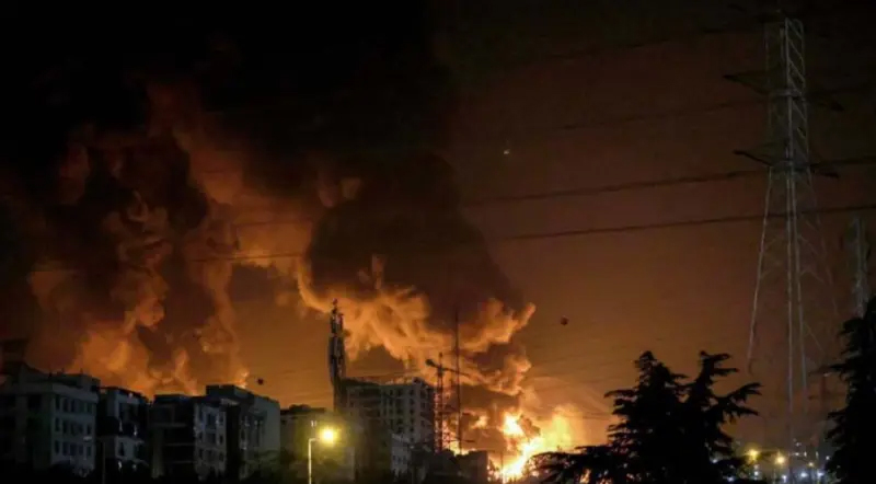 ইরানে টানা ১১তম রাতের হামলা যুক্তরাষ্ট্রের, তেহরানজুড়ে বিস্ফোরণ