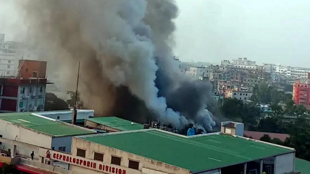 ইবনে সিনার কারখানায় আগুন