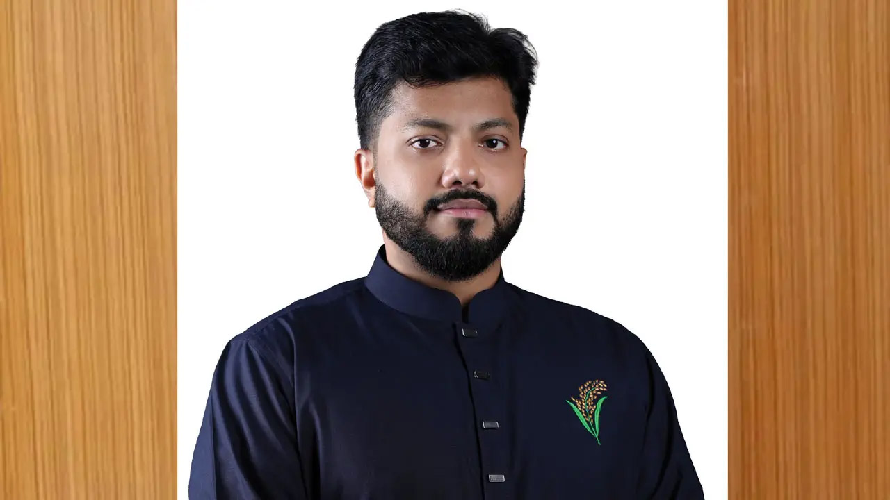 পদত্যাগ করলেন প্রতিমন্ত্রী ইশরাক হোসেন